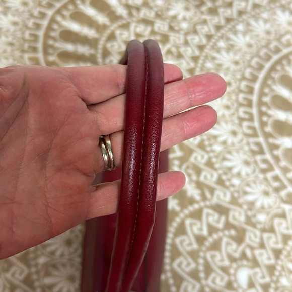 Bueno Deep Wine Satchel Bag - Picture 4 of 12